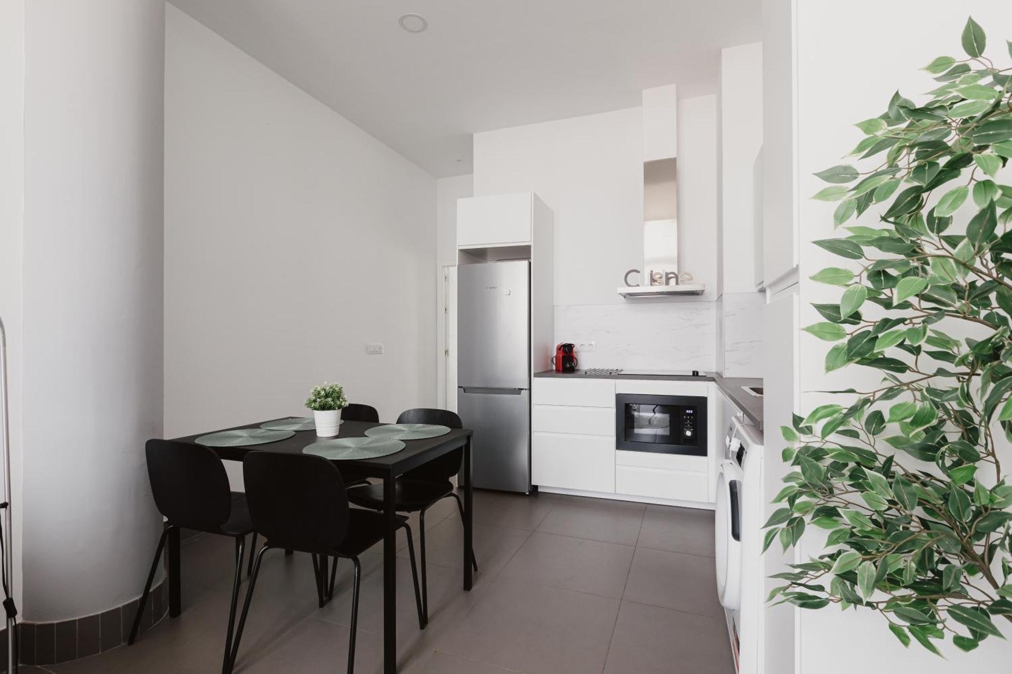 Quiet Terrace In Triana Close To The River Apartment